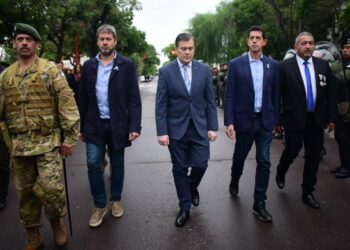 El gobernador Zamora y los ministros Wado de Pedro y Matías Lamens encabezan la ceremonia en la plaza Sarmiento