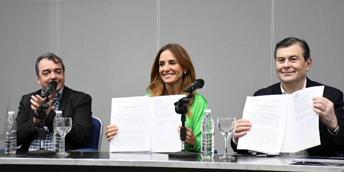 Gerardo Zamora y Tolosa Paz firmaron importantes convenios para Santiago del Estero