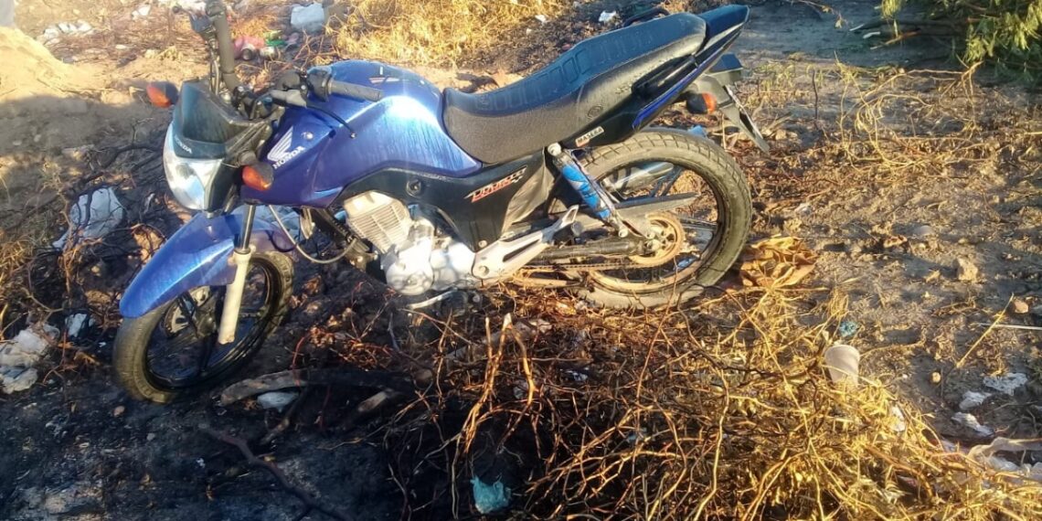 POLICIALES: En recorrido de prevención y por aviso de vecinos la policía se dio con una motocicleta abandonada