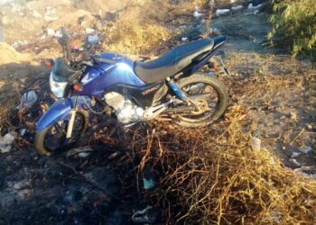 POLICIALES: En recorrido de prevención y por aviso de vecinos la policía se dio con una motocicleta abandonada