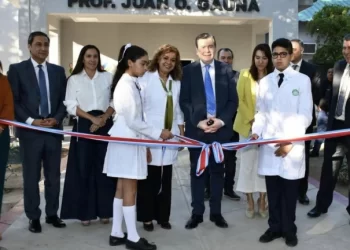 El gobernador habilitó nuevo edificio y ampliaciones de una escuela de Forres