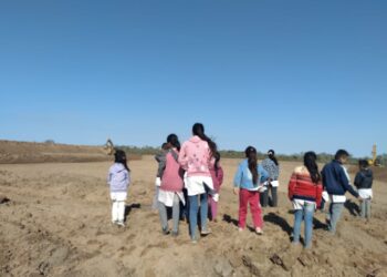 Alumnos visitaron la represa en construcción en Taco totorayoj