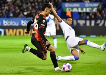 River y Vélez igualaron 2 a 2