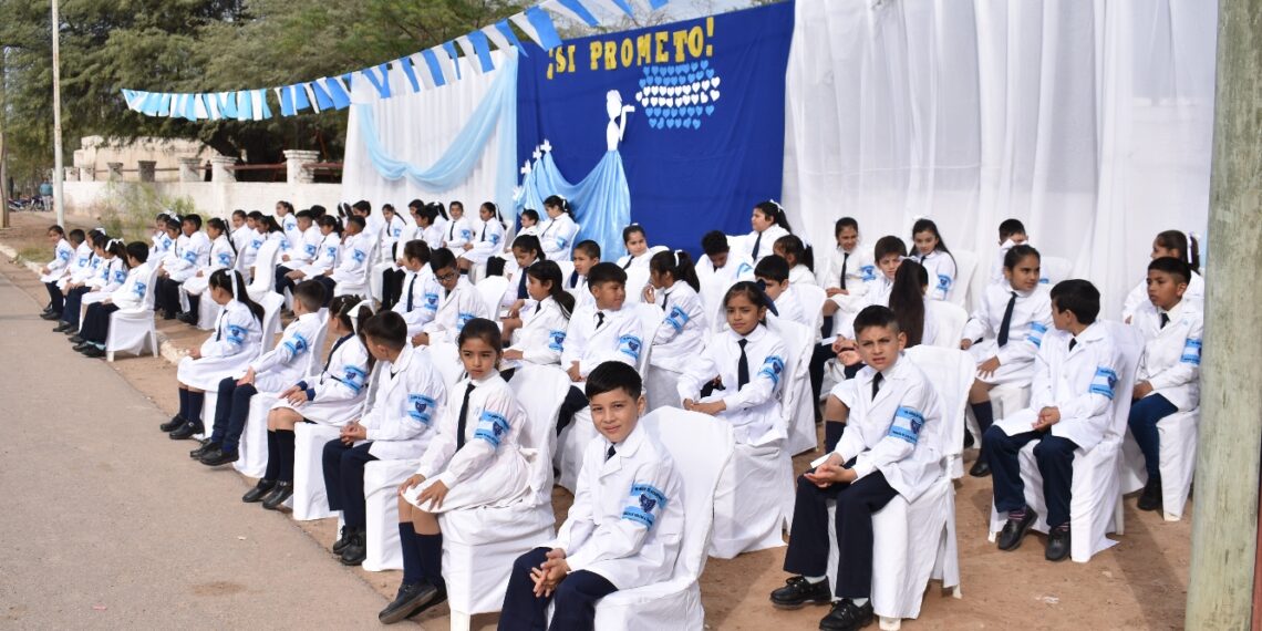 Telares llevo a cabo acto por el día de la Bandera