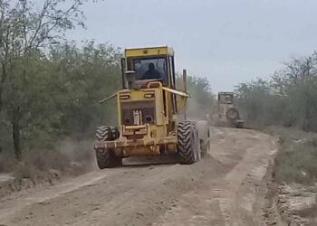 La Comisión de La Paliza realiza mejoramientos de Caminos