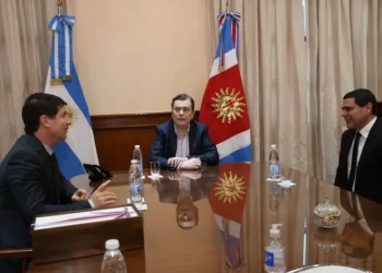 Zamora y el Director de CEPAL se reunieron para fortalecer la colaboración en desarrollo económico y tecnológico