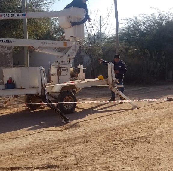 La Municipalidad continúa con su plan de mantenimiento del alumbrado público