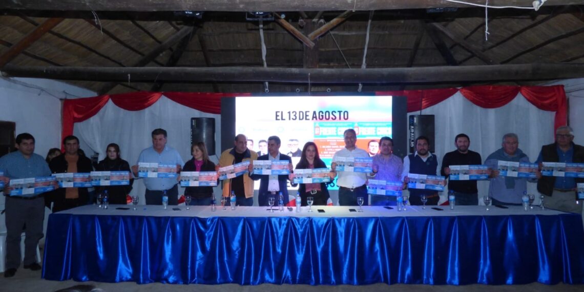 Fuerte apoyo en el sur santiagueño a la fórmula Massa- Rossi y del Frente Cívico
