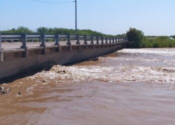 Buscan a un pescador que cayó al río Dulce esta madrugada