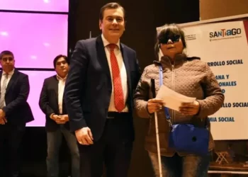 El gobernador entregó fondos para el desarrollo de 74 microemprendimientos
