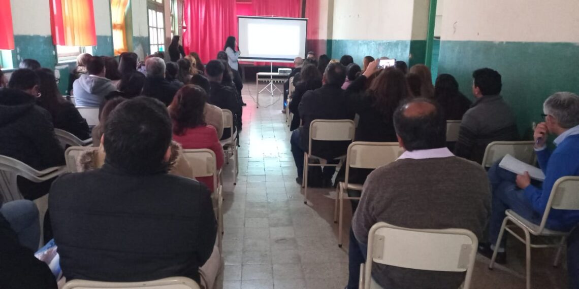 Se lleva a cabo capacitación en la Escuela de Cerrillos N° 734 con docentes de todo el Dpto Salavina y el I.F.D. N° 22