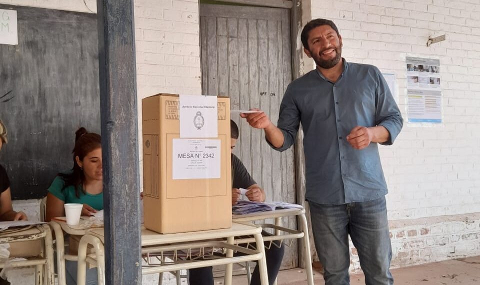 Ado Mansilla comisionado de Chilca Juliana emitió su voto