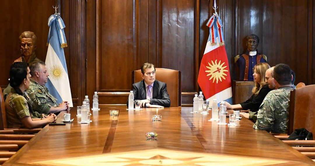 El gobernador Gerardo Zamora recibió la visita de las autoridades del Comando Electoral