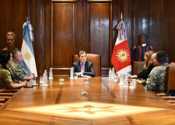 El gobernador Gerardo Zamora recibió la visita de las autoridades del Comando Electoral