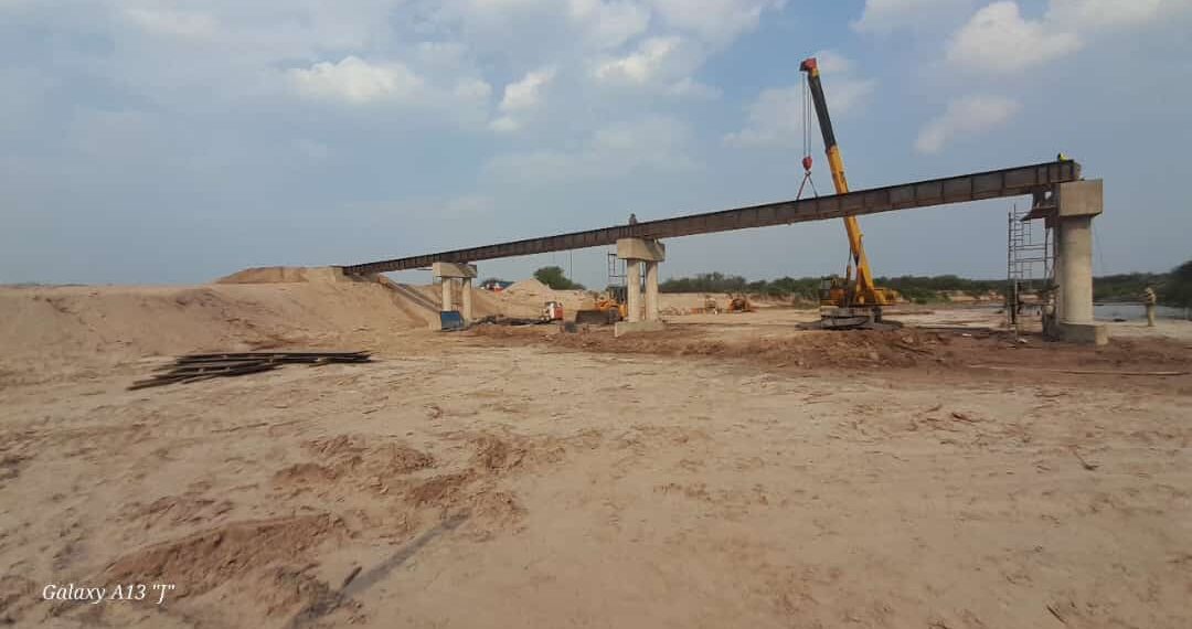 Importante avancé de obra del puente metálico Chinuna Dpto. Salavina