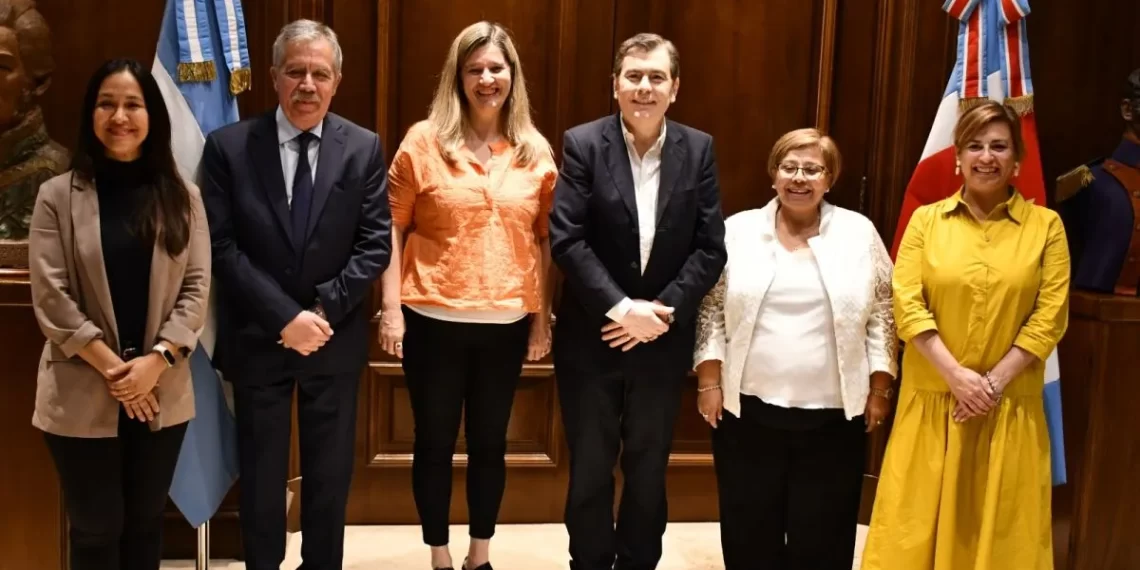 Zamora recibió a autoridades de la Nación