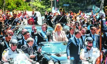 Milei modificó un decreto de Macri para que su hermana Karina pudiera asumir un cargo en su gobierno