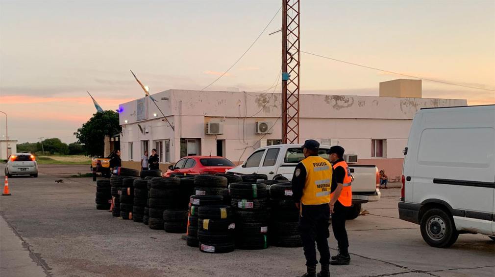 Palo Negro: secuestraron una gran cantidad de neumáticos que eran transportados ilegalmente