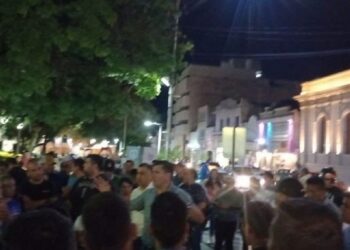 Paro de policías en La Rioja: le reclaman mejoras salariales a Ricardo Quintela y el gobernador critica a Javier Milei