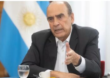 Francos admitió que no hay votos para la reforma política y errores en el proyecto