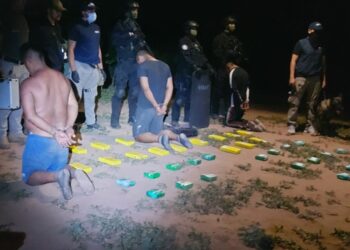 Apresan a 3 narcos y secuestran casi 27 kilos de cocaína en zona montuosa