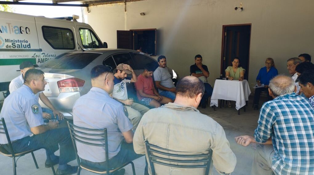 La  Intendente Municipal de Los Telares, mantuvo una reunión con carniceros y fuerza policíal para unificar tareas preventivas de trabajo
