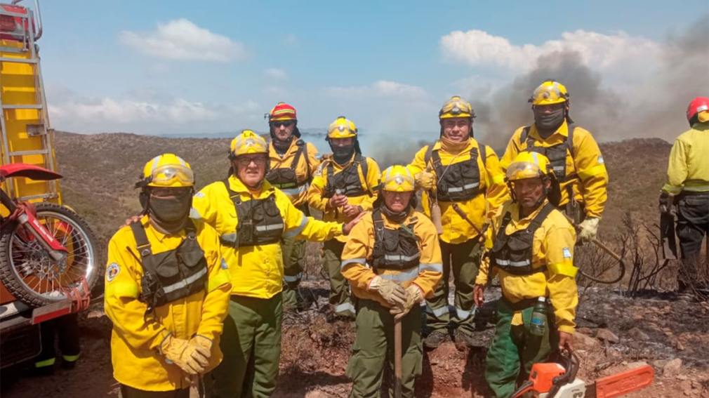 Brigadistas santiagueños se suman a la lucha contra los incendios en Córdoba