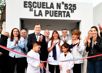El Gobernador Gerardo Zamora inauguró obras en la Localidad de La Puert
