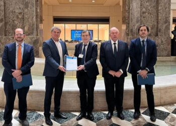 Zamora mantuvo un encuentro con empresarios en Washington en busca de inversiones para Santiago