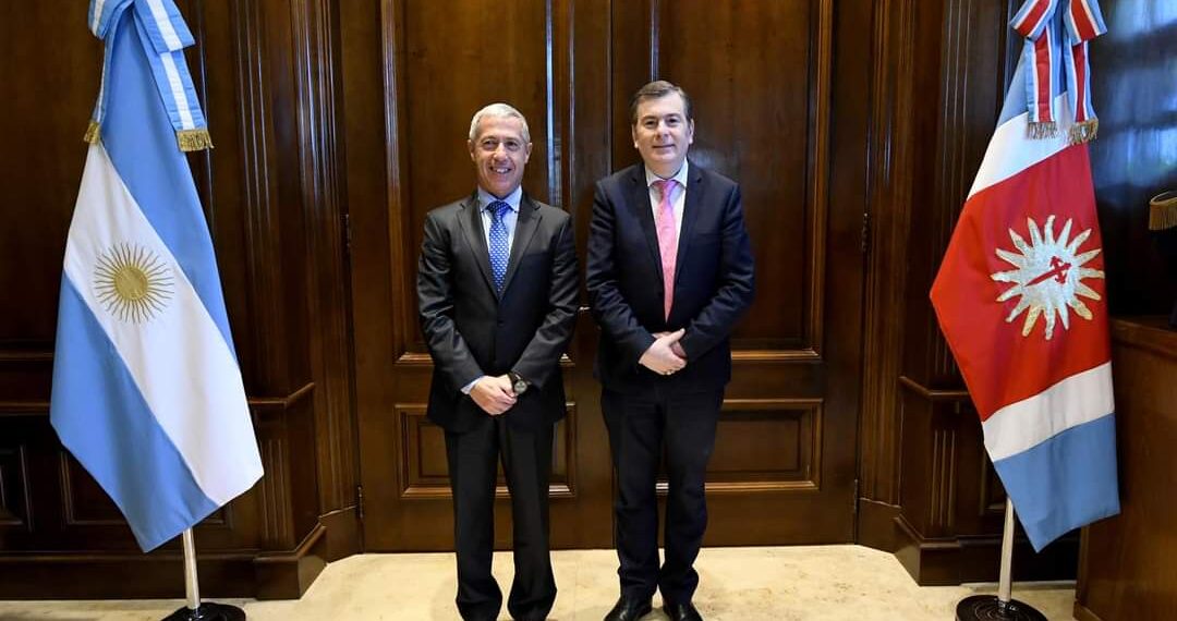 El gobernador Gerardo Zamora recibió la visita de consejeros de Seguridad de la embajada de España en Argentina