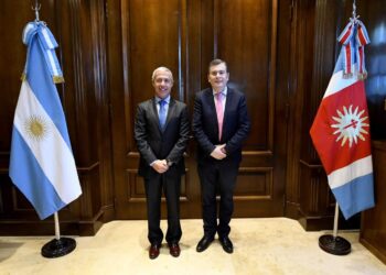 El gobernador Gerardo Zamora recibió la visita de consejeros de Seguridad de la embajada de España en Argentina