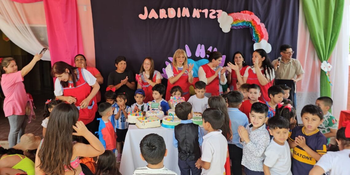 EL JARDÍN DE INFANTES N° 127 DE LOS TELARES CELEBRO SU ANIVERSARIO Y LA IMPOSICIÓN DEL NOMBRE