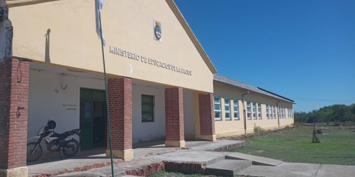 La Dirección General de Arquitectura de la provincia visitó la Escuela N° 734 Cerrillos Dpto. Salavina