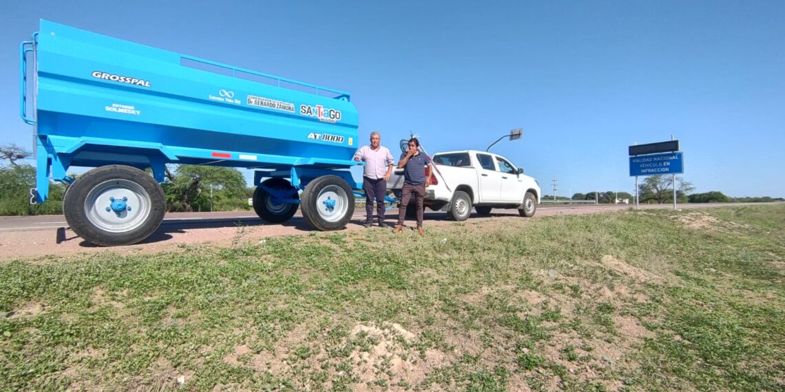 El Gobierno de la Provincia a provisto de un acoplado tanque a la Comuna de Villa Salavina