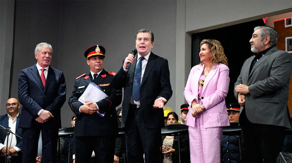Gerardo Zamora participó de la inauguración del nuevo edificio del Cuartel de Bomberos Voluntarios de ciudad Capital