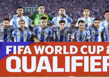 La Selección argentina no pudo con Paraguay y cayó 2-1
