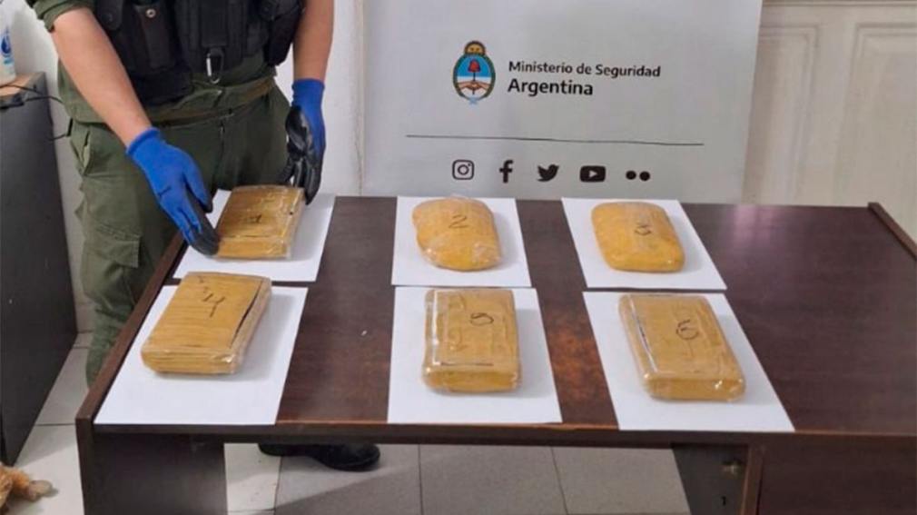 Detienen en Pinto a mujer que transportaba más de 20 kilos de cocaína escondidos en juguetes