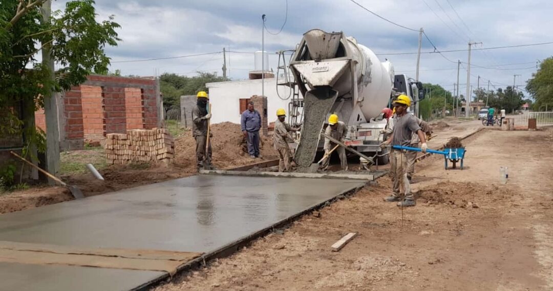 Iniciaron los trabajos de hormigonado de calles en Los Telares
