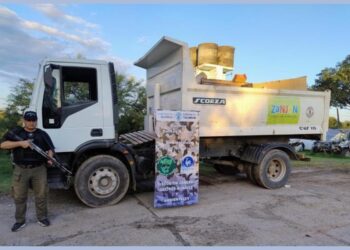Empleado municipal y otros 5 santiagueños acusados de robar casa prefabricada en camión recolector