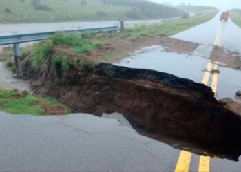 Bahía Blanca en «situación crítica» por el fuerte temporal: confirmaron la muerte de seis personas