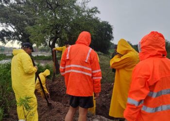 Defensa civil junto a la comisión de villa Salavina realizaron un relevamiento después de las intensas lluvias