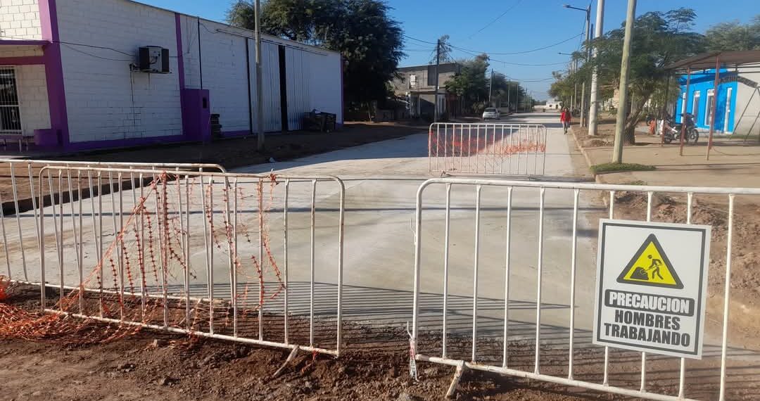 Continúan los trabajos de hormigonados en las calles de Los Telares
