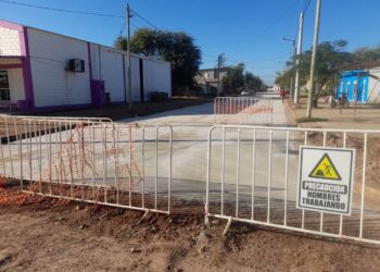 Continúan los trabajos de hormigonados en las calles de Los Telares