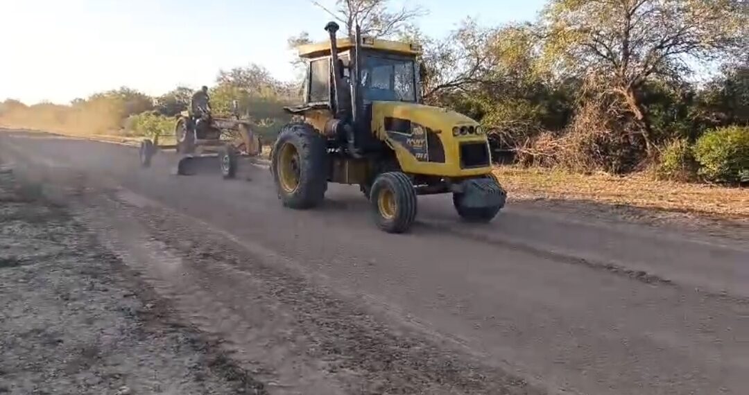 La Paliza: realizan mejoramiento de caminos y desmalezamiento