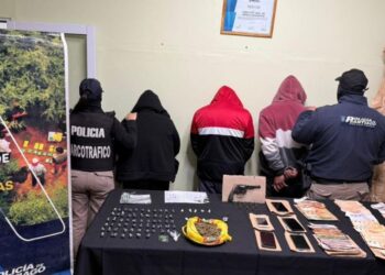 Golpe al narcomenudeo en La Banda: tres detenidos, armas y droga secuestrada