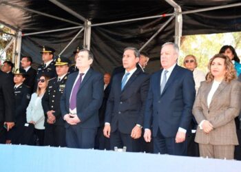 El Gobernador entregó 80 camionetas y 24 motocicletas a la Policía de la Provincia en el acto por el 73° aniversario de la institución