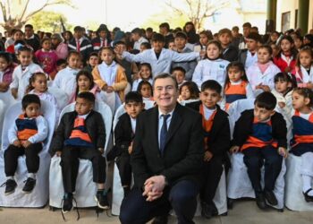 Zamora inauguró obras y formuló anuncios en El Hoyón, departamento Atamisqui