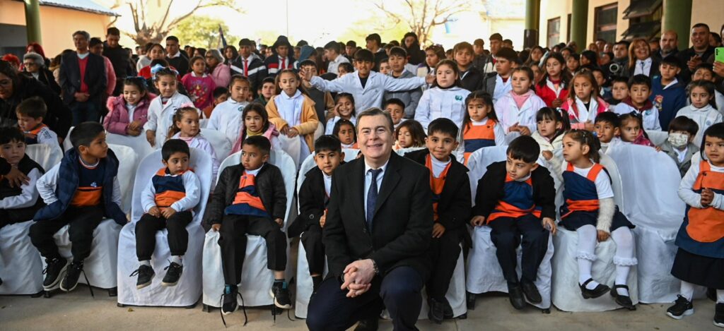 Zamora inauguró obras y formuló anuncios en El Hoyón, departamento Atamisqui