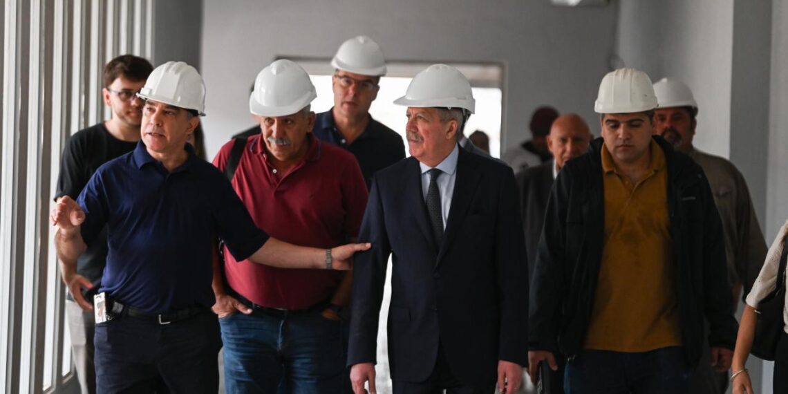 EL GOBERNADOR VISITÓ LA OBRA DE LA ESCUELA N° 646 DEL BARRIO VILLA RAQUEL DE LA BANDA