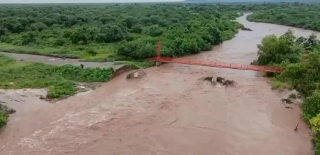 Grave crecida del río Horcones: hay desbordes en Nueva Esperanza, El Mojon y la Fragua